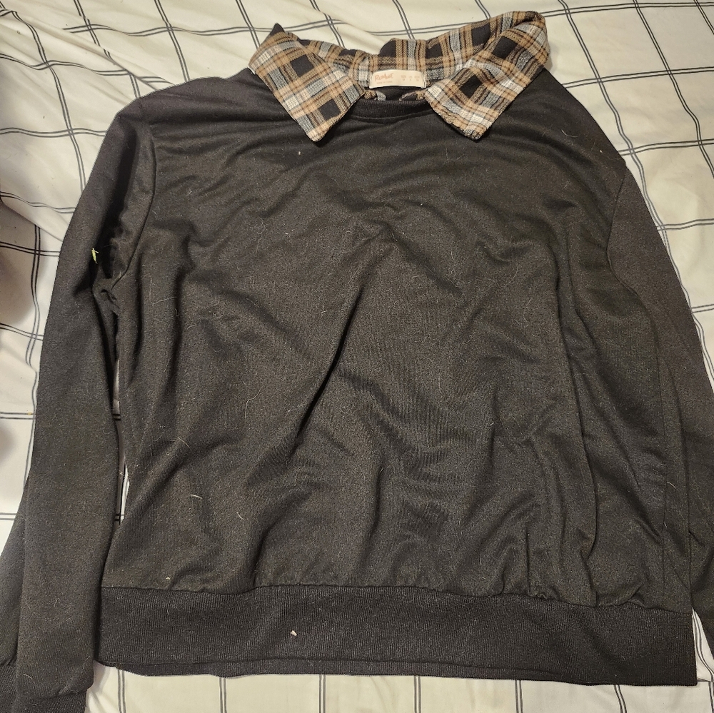 ROMWE Black Top with Plaid Accents